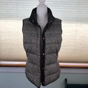 Banana Republic Cozy Snap Front Black & White Down Puffer Vest Quiet Luxury